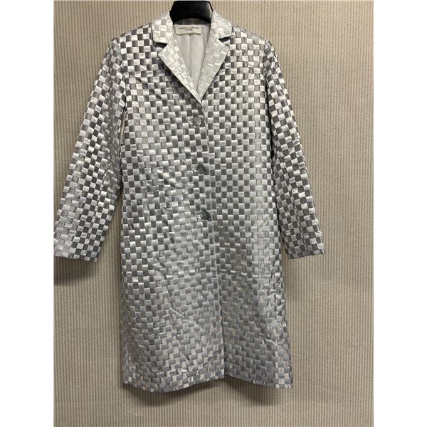 Woven Cocktail Coat, Silver, Size 2, New with Tag (retail $1950)