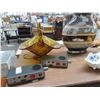 Image 2 : Amber Glass Basket, Deco Vase, Porcelain Ducks, Cake Dish, Decanter