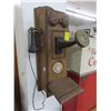 Image 2 : Antique Telephone