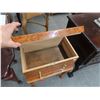 Image 2 : Burl Queen Anne Footed Jewelry Box