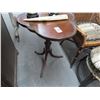 Image 1 : Mahogany Pedestal Claw Foot Scalloped Edge End Table