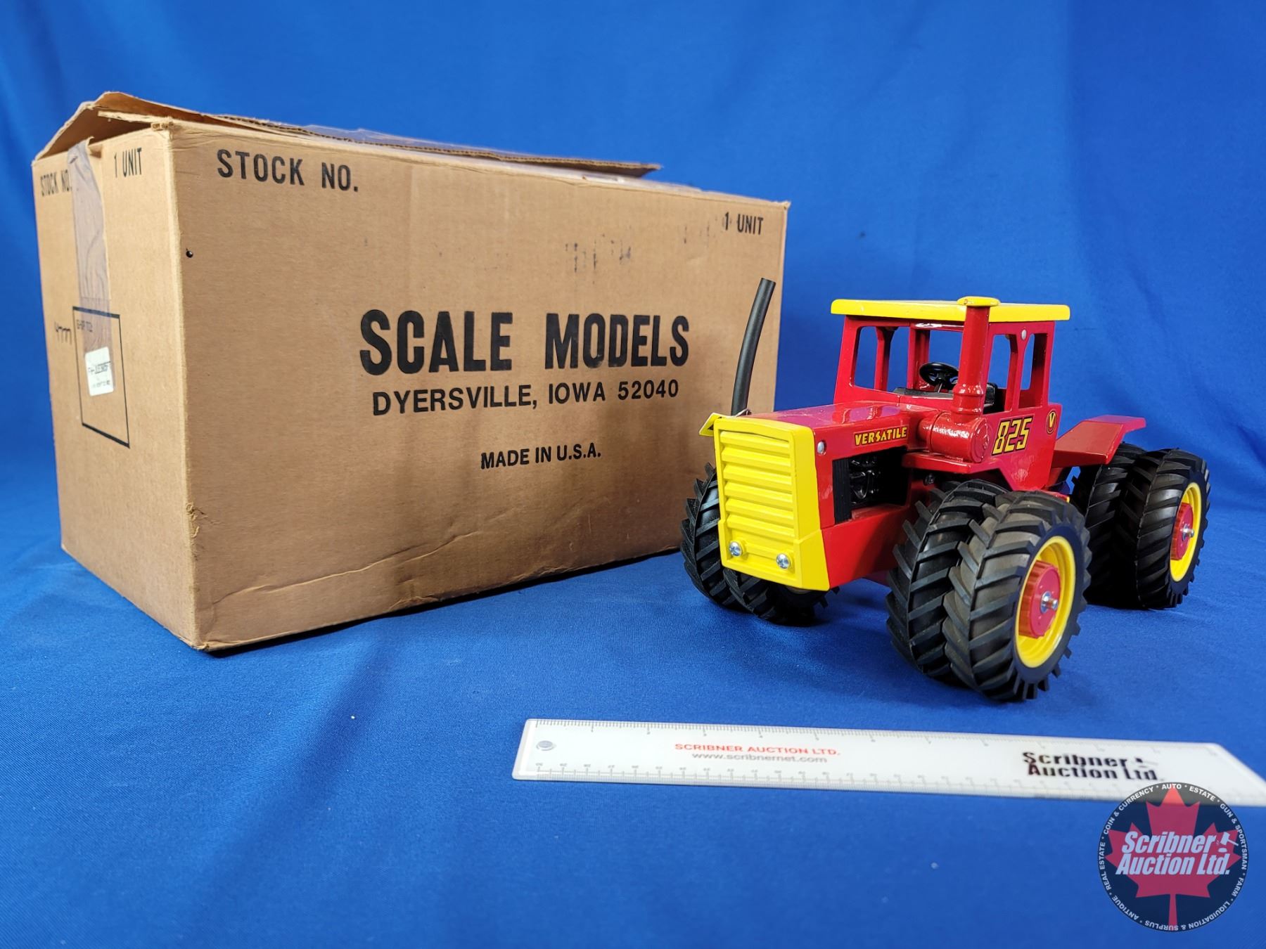 Versatile 825 (Scale 1:16) (Scale Models) (Box Measures : 10