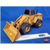 Image 2 : CASE W30 Wheel Loader "Construction Series" (Ertl) (8"H x 7-1/2"W x 18"L) (SEE PICS!)