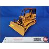 Image 2 : CASE 1550 Dozer "Construction Series" (Ertl) (8"H x 9-1/2"W x 12-1/2"L) (SEE PICS!)
