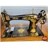 Image 2 : SINGER Treadle Sewing Machine (c. 1913) (S/N#G3057299) (SEE PICS!)