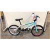 Image 2 : LIGHT BLUE/WHITE SINGLE SPEED STUNT BIKE