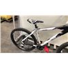 Image 3 : WHITE/BLACK BRODIE HOLESHOT 18-SPEED FRONT SUSPENSION MOUNTAIN BIKE