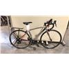 Image 2 : GREY/RED DEVINCI SILVERSTONE 18-SPEED RACER BIKE