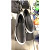 Image 2 : BLACK/WHITE BOSS SHOE 45 (TAG: 50524531)