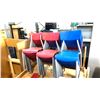 Image 3 : LARGE LOT OF ASSORTED SHOWROOM CHAIRS, TABLES, PLAY AREA, FOLDING STORAGE AND MORE