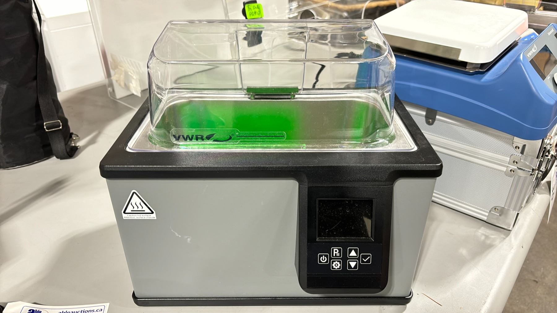 Computer Table Vwr POLYSCIENCE VWR WBE05 COMMERCIAL LABORATORY 5L GENERAL PURPOSE ELECTRIC ...