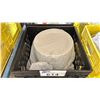 Image 2 : 2 PLASTIC CRATES OF 9" WHITE COMMERCIAL RESTAURANT PLATES *CRATES INCLUDED*