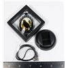 Image 1 : ELEGANT BLACK PENDANT WITH GOTHIC CROWS,