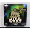 Image 1 : STAR WARS YODA ACTION FIGURE