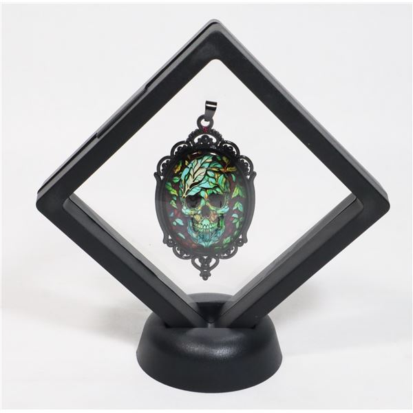 GOTHIC STYLE GREEN SKULL PENDANT NECKLACE