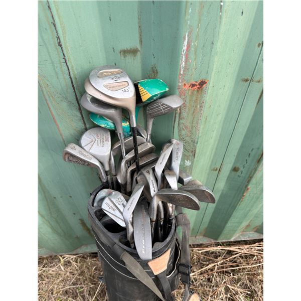 Right handed golf clubs