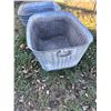 Image 2 : 2 Galvanized Tubs