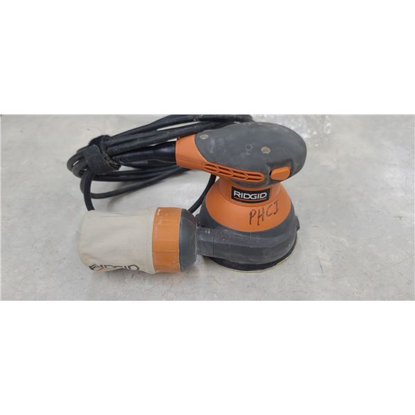 RIDGID R2600 ORITAL SANDER 5"