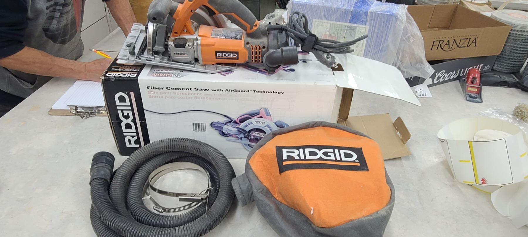 RIDGID FIBER CEMENT SAW R3400 - COMES WITH 5