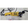 Image 2 : DEWALT DW831 5" GRINDER COMES WITH WIRE BRUSH ATTACHMENTS