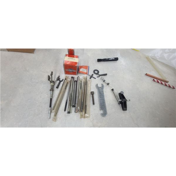 COMPLETE OVERHAUL TOOL KIT FOR BRIGGS AND STRATON ENGINES