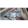 Image 10 : CONTENT OF TOP DRAWER HARDWARE