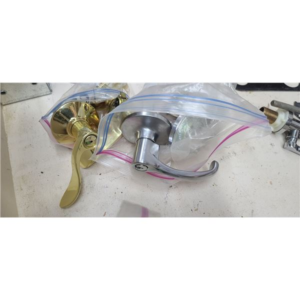 TWO SETS OF DOOR KNOBS AND ABS/PIPE SEALER, WAX