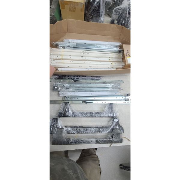 ASSORTED DRAWER SLIDERS