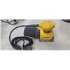 Image 1 : DEWALT PALM GRIP SANDER DW411