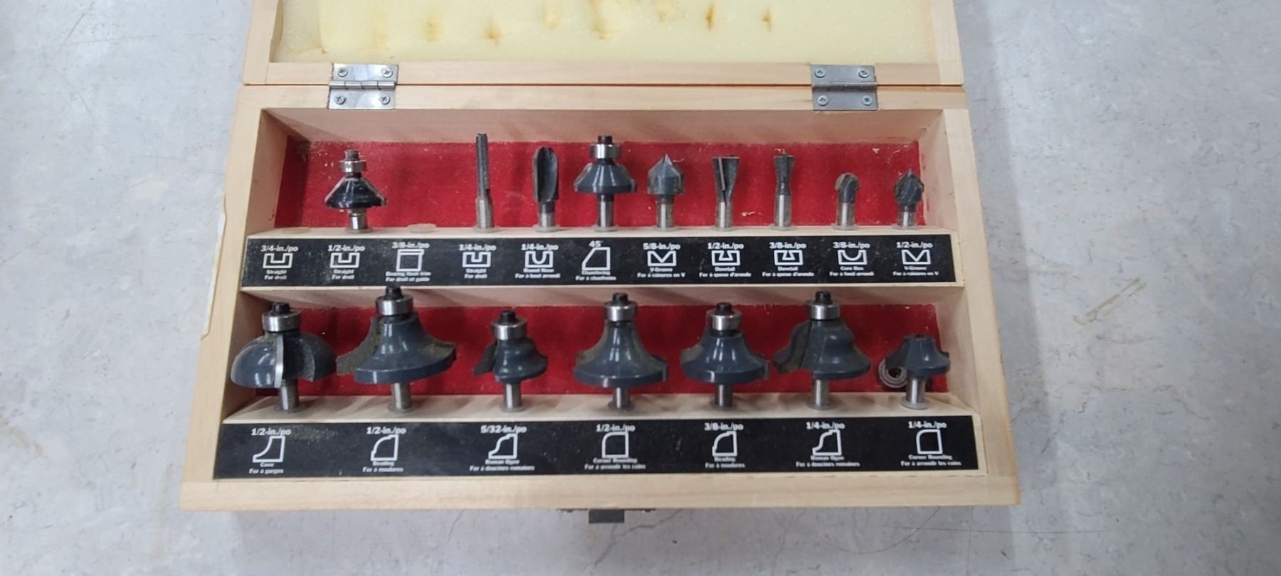 CRAFTSMAN ROUTER SET SOME MISSING