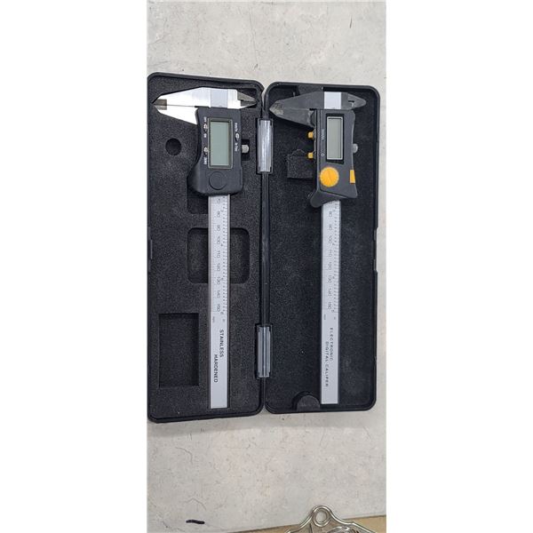 TWO ELECTRONIC DIGITAL CALIPERS - ONE STAINLESS STEEL 0-150MM