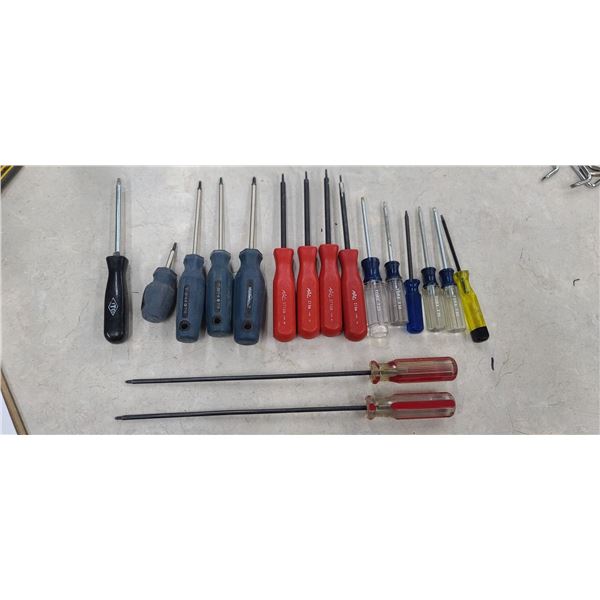 QTY 17 TORQUE SCREW DRIVERS