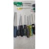 Image 3 : 23 ASSORTED SIZE ROBERTSONS SCREW DRIVERS