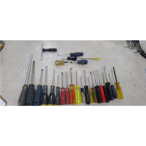 26 ASSORTED PHILIPS SCREW DRIVERS