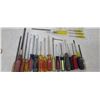 Image 3 : 30 ASSORTED FLAT HEAD SCREW DRIVERS