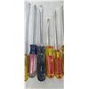 Image 5 : 30 ASSORTED FLAT HEAD SCREW DRIVERS
