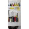 Image 8 : 30 ASSORTED FLAT HEAD SCREW DRIVERS