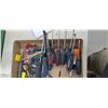 Image 8 : LOT OF ASSORTED SCREW DRIVERS AND ALLEN KEYS