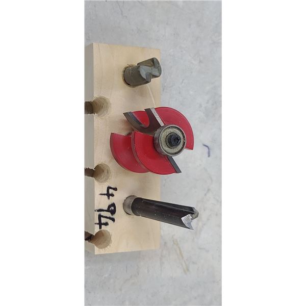 5/8" STRAIGHT AMONA, ONE 5/8 STRAIGHT AND FREUD BULL NOSE