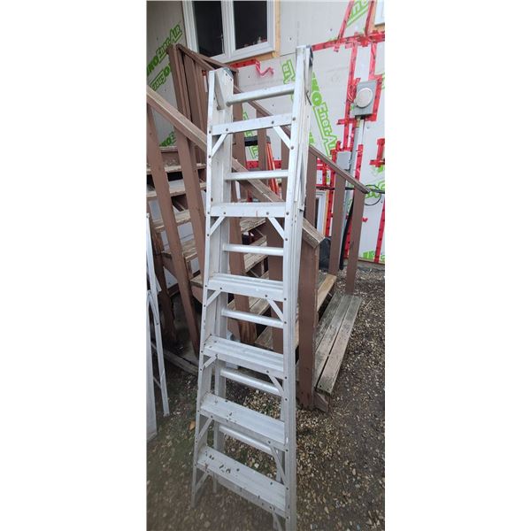 12' EXTENSION LADDER - LIGHT WEIGHT - A-FRAME - EXTENDS TO STRAIGHT LADDER