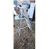 Image 2 : 4' 6" LIGHT WEIGHT LADDER