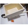 Image 1 : Decorative wheel barrow