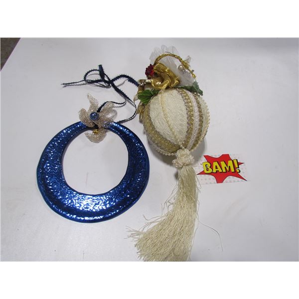 2PC Ornament Blue Ring and White
