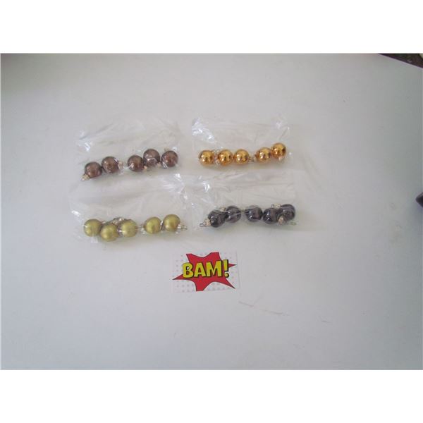 4 x Ornaments Small Balls