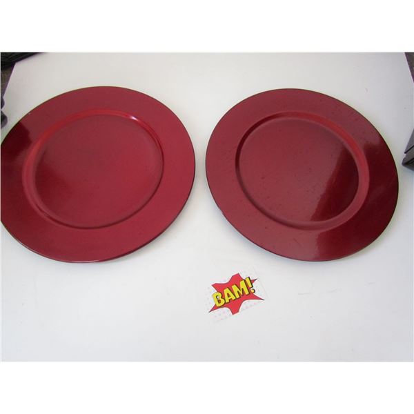 4 x Red Christmas Plates