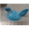 Image 3 : Blue n white swirl hen on the nest - repaired