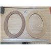 Image 1 : 2 Wood Oval Picture Frames
