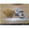 Image 1 : Salt & Pepper Shakers (Irons)