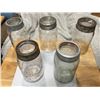 Image 1 : 5 Vintage Crown Jars