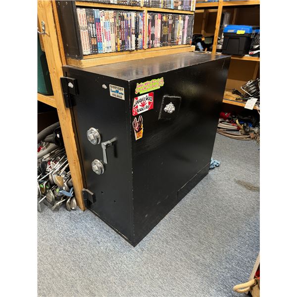 Safe 40" x 19x40" tall